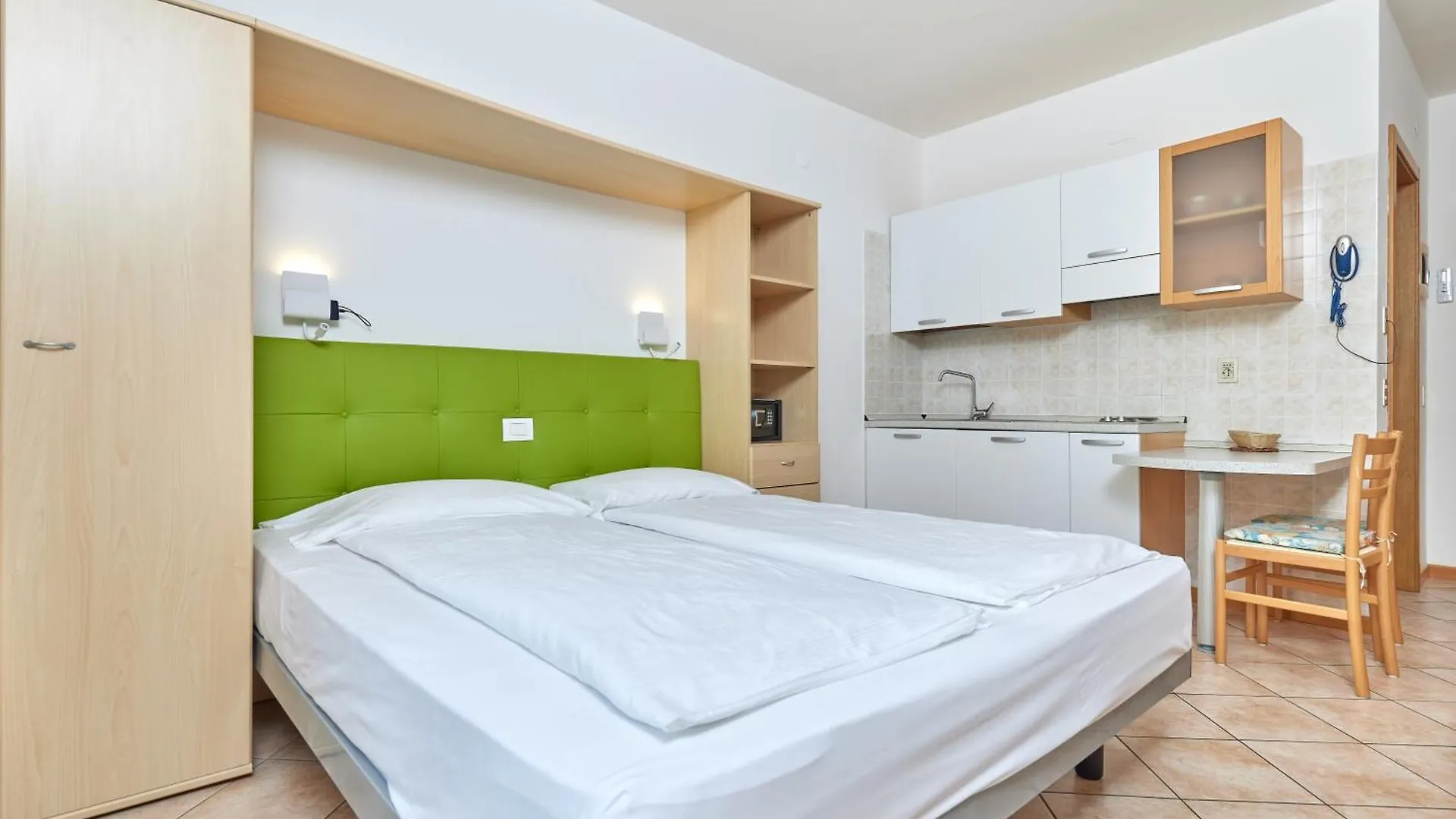 לימונה סול גרדה Residence San Luigi 3*, לימונה סול גרדה איטליה