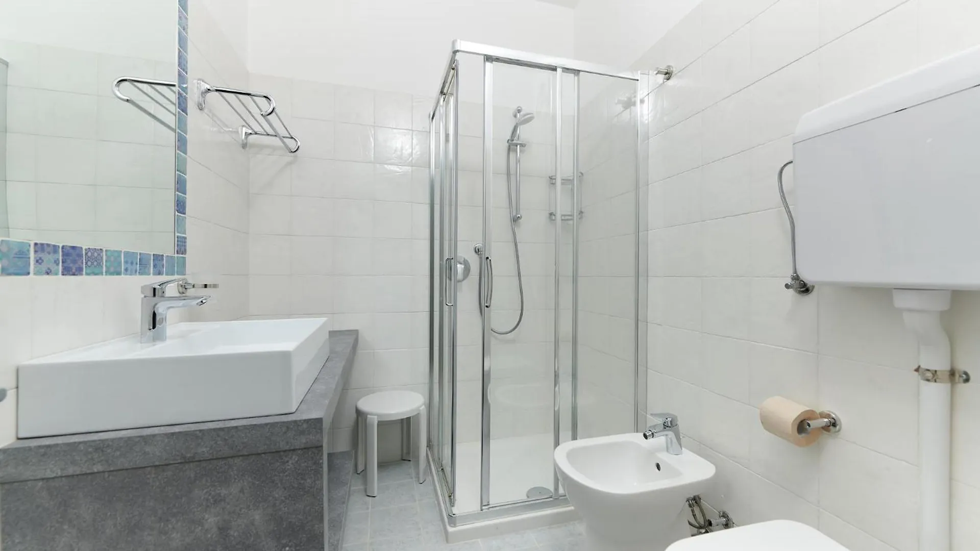 *** מלון דירות לימונה סול גרדה Residence San Luigi איטליה
